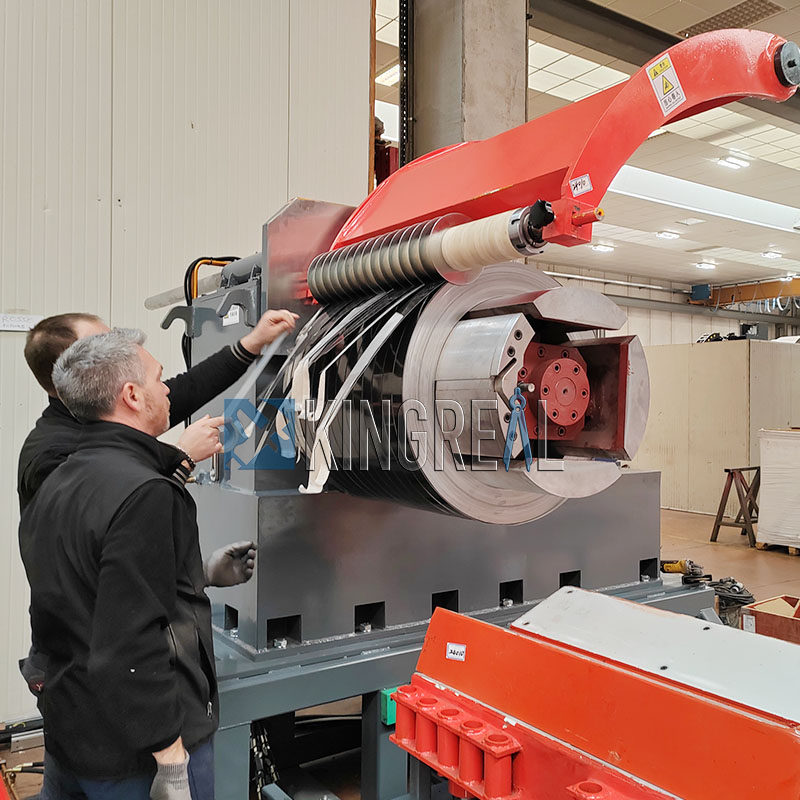 Perkhidmatan Pemasangan -Line Slitting Gegelung di Itali